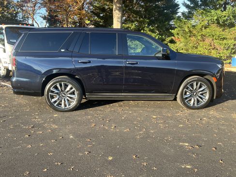 Used 2023 Cadillac Escalade Sport w/ Touring Package image 11