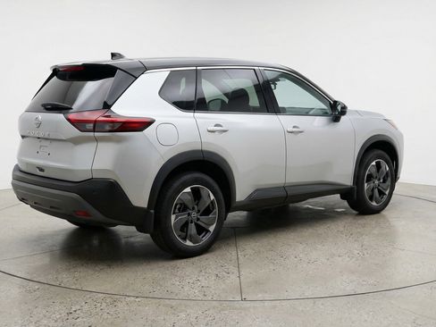 Used 2025 Nissan Rogue SV FWD image 9
