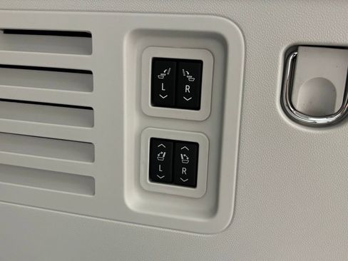 New 2026 Buick Enclave Avenir w/ Super Cruise Package image 12