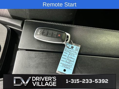 Used 2023 Nissan Rogue SV image 12