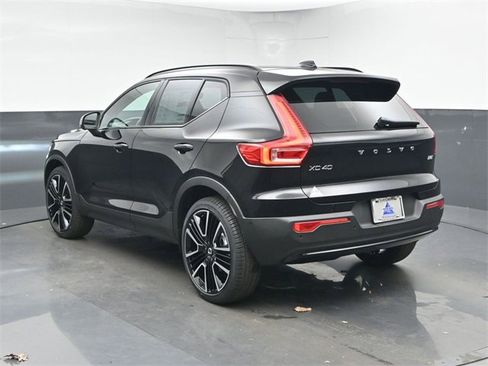 New 2026 Volvo XC40 B5 Ultra w/ Protection Package Premier image 6