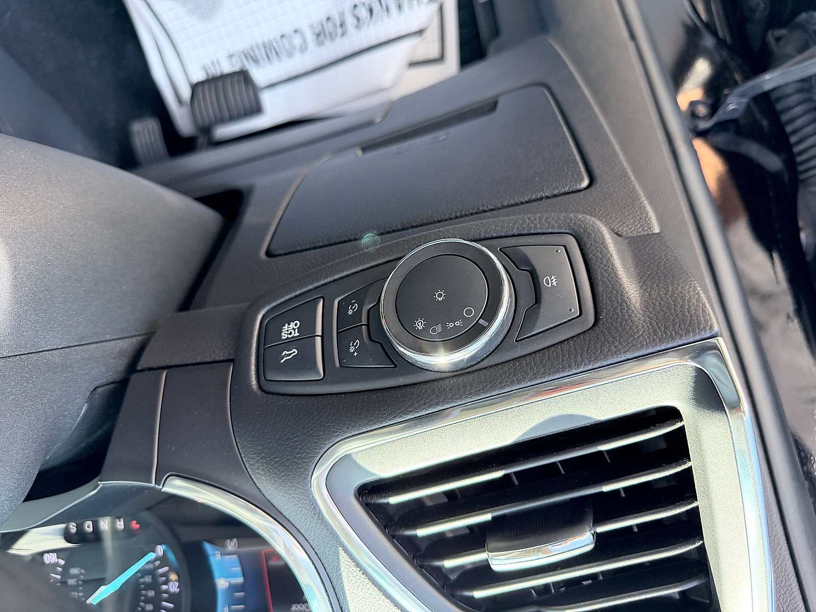 Used 2020 Ford Edge Titanium FWD image 24
