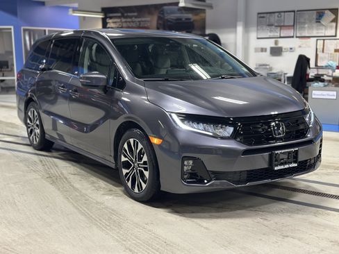 New 2026 Honda Odyssey Elite image 3