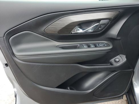 Used 2024 GMC Terrain SLE w/ Driver Convenience Package image 22