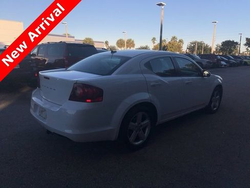 Used 2012 Dodge Avenger SXT image 10