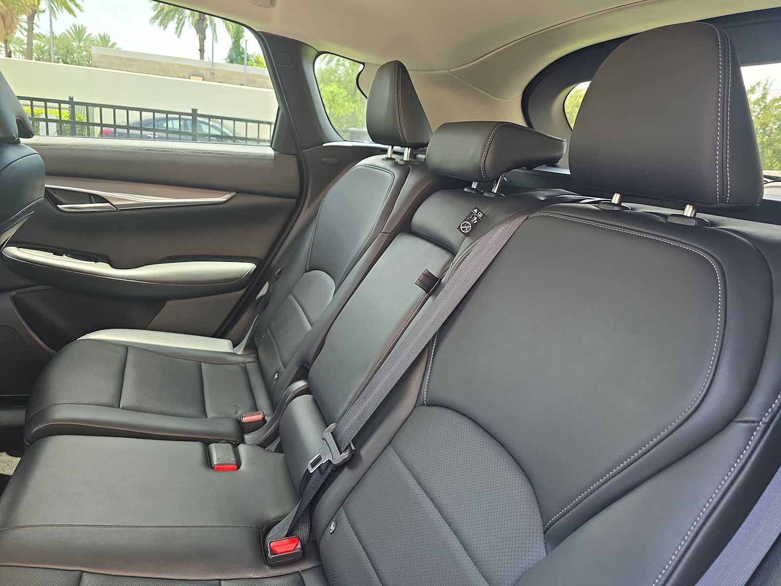 Used 2023 INFINITI QX50 Luxe FWD image 12