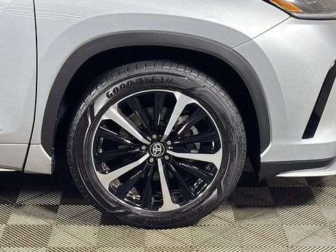 Used 2021 Toyota Highlander XSE AWD/4WD image 24