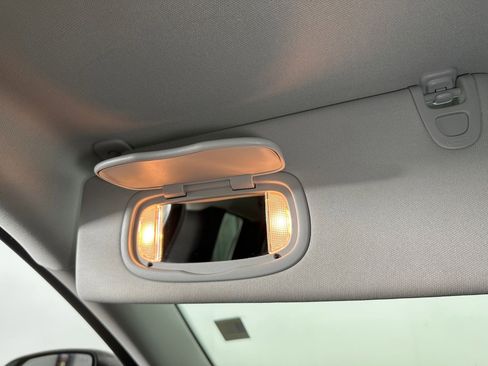 Used 2023 Jeep Cherokee Altitude Lux image 30