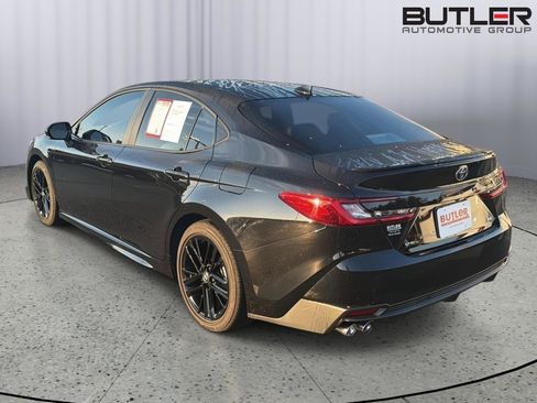 Used 2025 Toyota Camry SE w/ Multimedia Upgrade Package FWD image 4