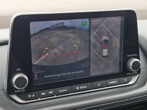 Used 2020 Nissan Rogue SV image 10