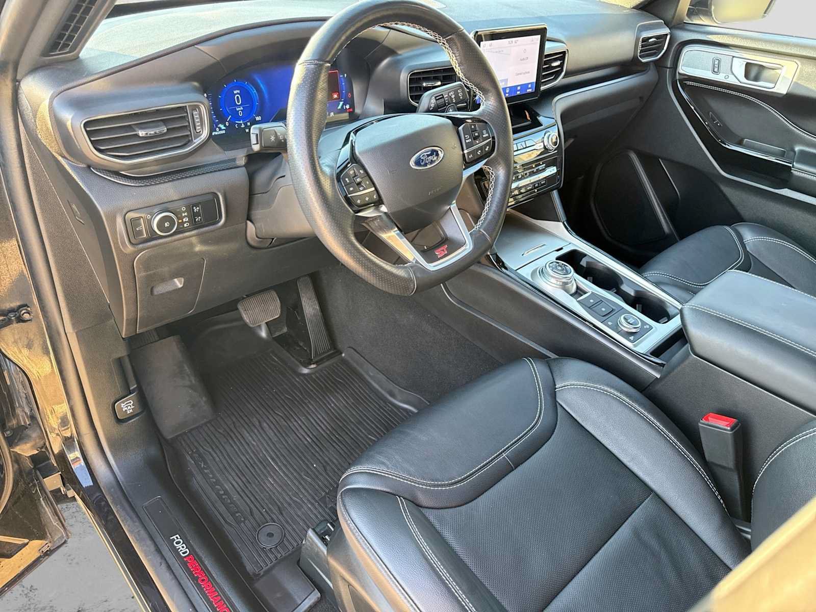 Used 2024 Ford Explorer ST AWD/4WD image 2