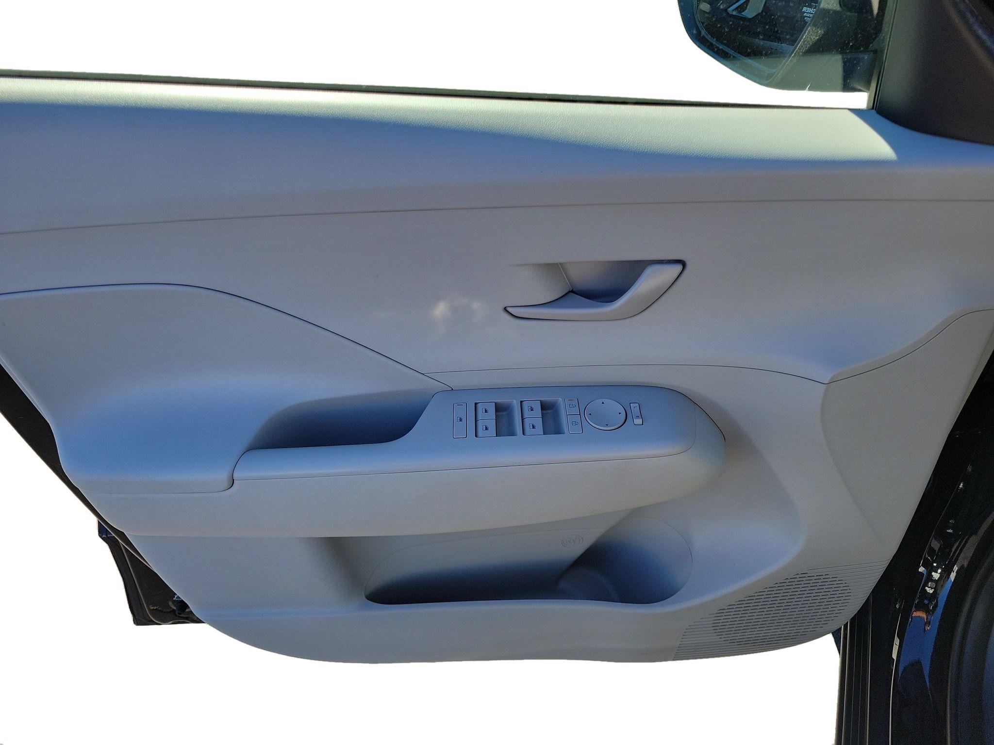 Used 2025 Hyundai Kona SEL AWD/4WD image 8