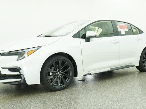 Used 2026 Toyota Corolla SE w/ SE Premium Package FWD image 6