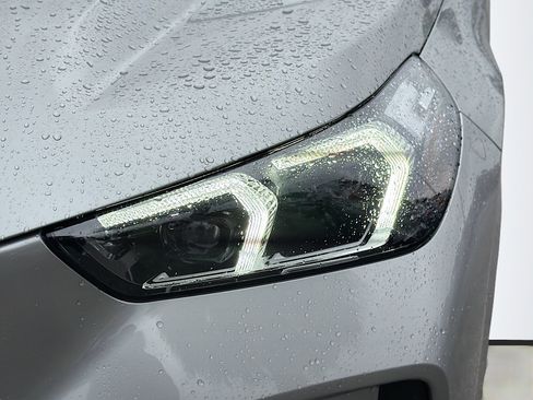 Used 2025 BMW X1 xDrive28i image 9