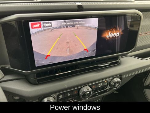 Used 2024 Jeep Wrangler Unlimited Rubicon w/ Technology Group image 21