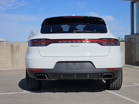 Certified 2021 Porsche Macan image 7