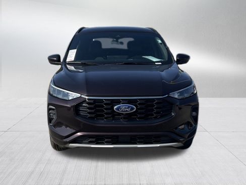 Certified 2023 Ford Escape ST-Line Select w/ Tech Pack #2 image 2