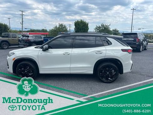 Used 2025 Volkswagen Tiguan SE R-Line AWD/4WD image 3