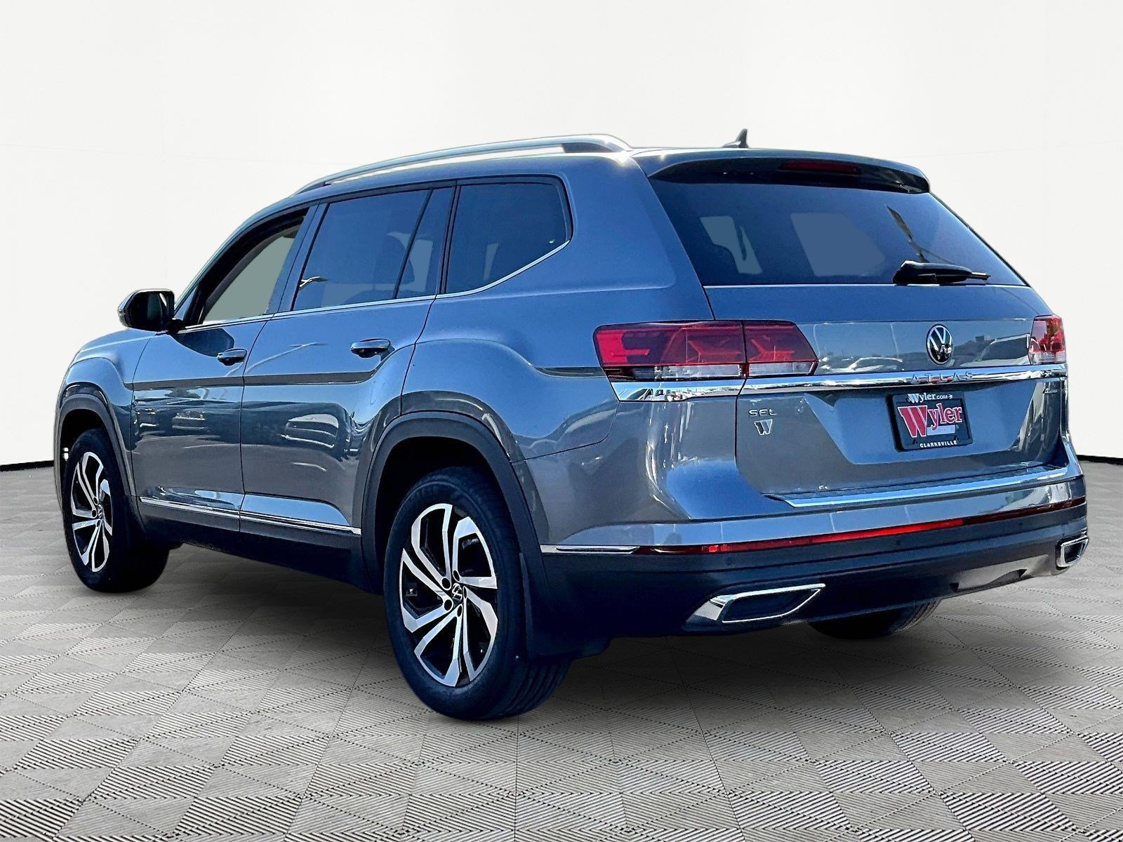 Used 2023 Volkswagen Atlas SEL AWD/4WD image 4