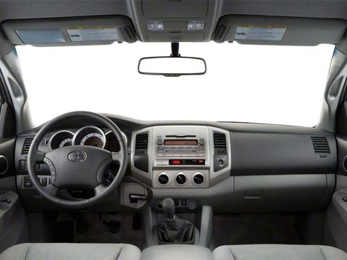 Used 2010 Toyota Tacoma 4x4 Access Cab V6 image 5