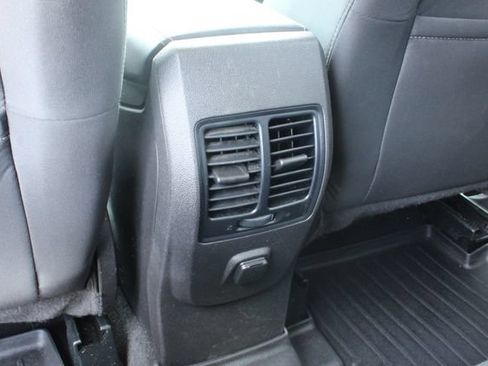 Used 2018 Ford Escape SE w/ SE Sync 3 Package FWD image 32