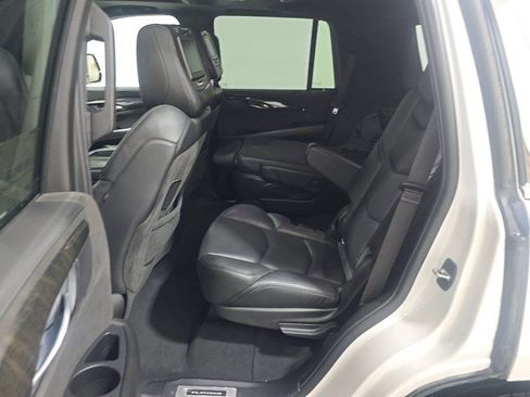 Used 2019 Cadillac Escalade Platinum AWD/4WD image 8