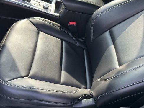 Used 2022 Ford Explorer XLT w/ Equipment Group 202A AWD/4WD image 11