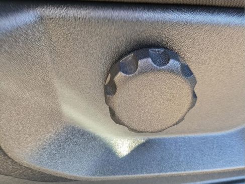 Used 2017 Ford F150 XL w/ Equipment Group 101A Mid image 15