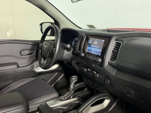 Used 2024 Nissan Frontier SV w/ SV Convenience Package image 24