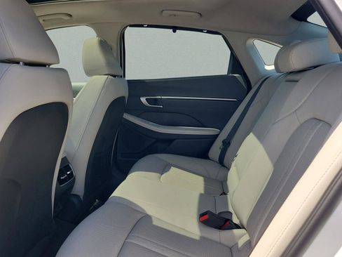 New 2025 Hyundai Sonata Limited image 11