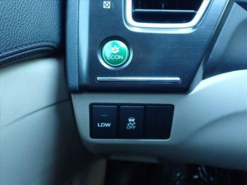 Used 2013 Honda Civic Hybrid Sedan image 21