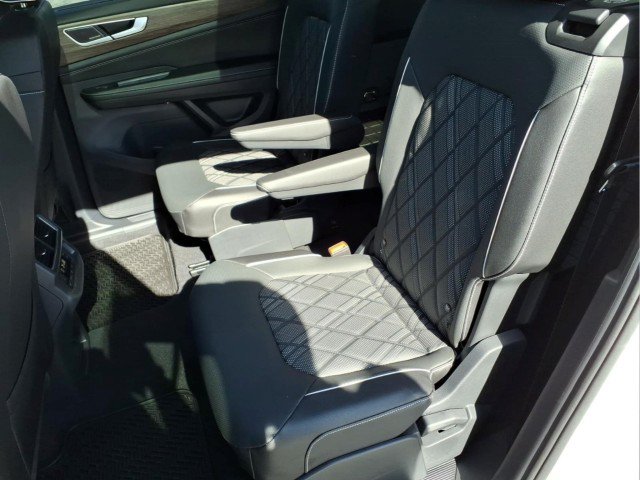 Certified 2025 Volkswagen Atlas SEL Premium R-Line AWD/4WD image 14