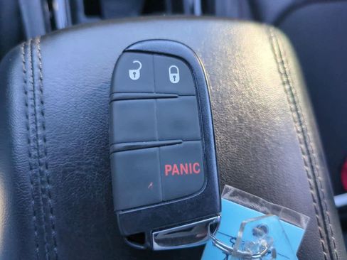 Used 2025 Jeep Compass Trailhawk image 26