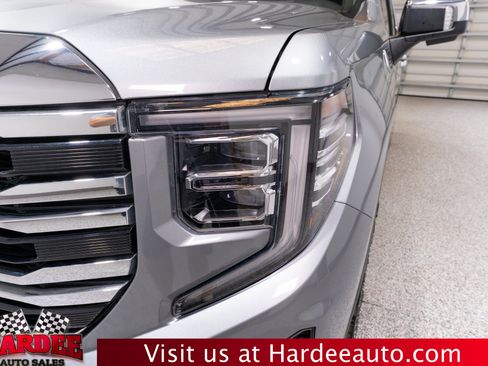 Used 2023 GMC Sierra 1500 SLT w/ SLT Premium Plus Package AWD/4WD image 8