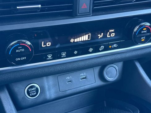 Used 2023 Nissan Rogue SV FWD image 19