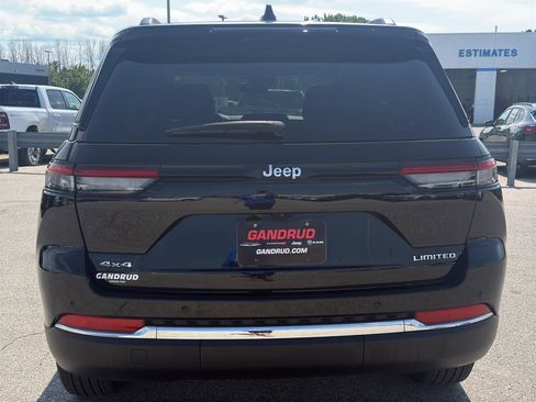 Used 2024 Jeep Grand Cherokee Limited AWD/4WD image 7