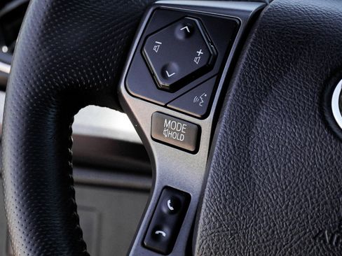 Used 2021 Toyota Tacoma TRD Off-Road w/ Technology Package AWD/4WD image 32