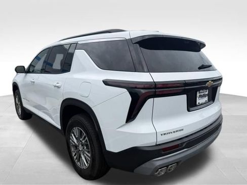 Used 2026 Chevrolet Traverse LT w/ Driver Confidence Package FWD image 10