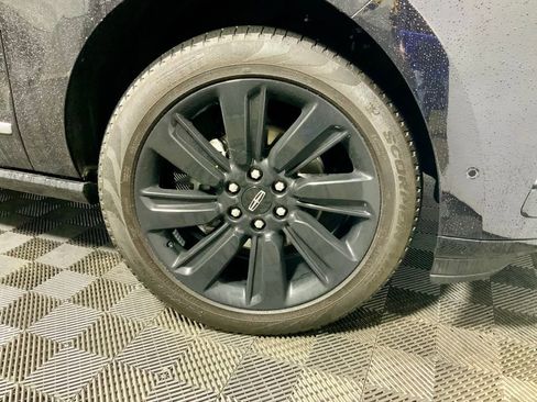 Used 2024 Lincoln Navigator Reserve image 36