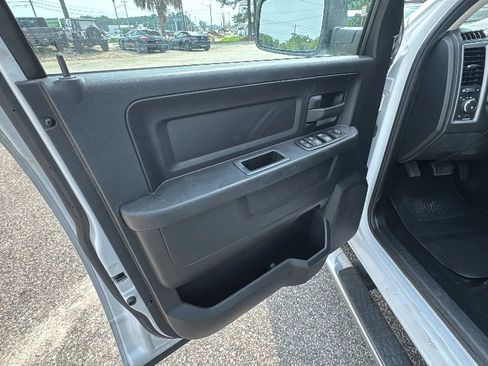 Used 2015 RAM 1500 Express AWD/4WD image 17