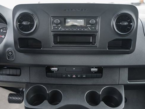 Used 2023 Mercedes-Benz Sprinter 4500 image 17