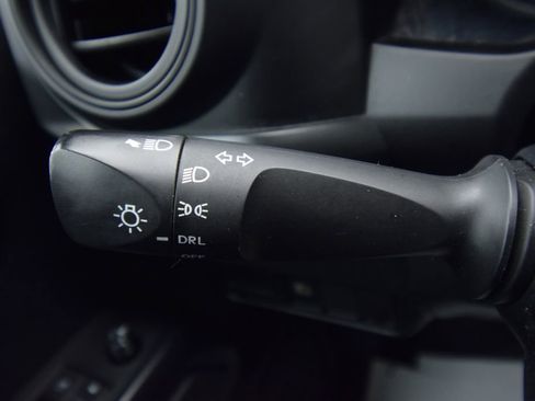 Used 2020 Toyota Tacoma SR image 31