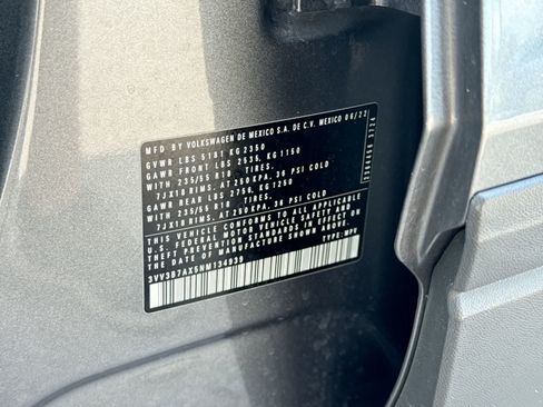Used 2022 Volkswagen Tiguan SE w/ Panoramic Sunroof Package FWD image 42