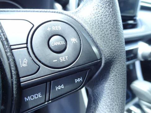 Used 2025 Toyota RAV4 XLE FWD image 30