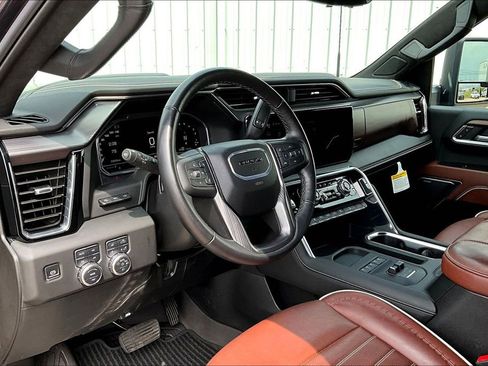 Used 2025 GMC Sierra 2500 Denali Ultimate image 16
