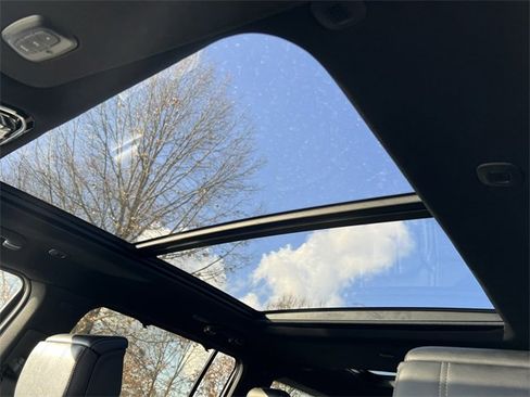 Certified 2024 Jeep Grand Wagoneer L 4WD image 9