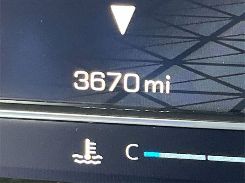 New 2025 GMC Sierra 1500 SLE w/ Max Trailering Package image 32