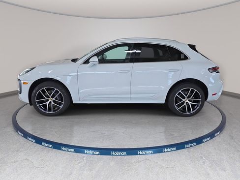 Used 2022 Porsche Macan AWD/4WD image 11