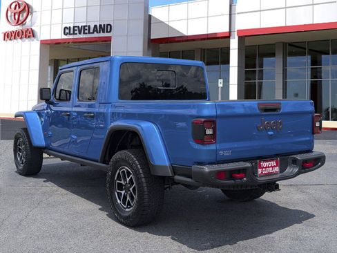 Used 2025 Jeep Gladiator Rubicon AWD/4WD image 4