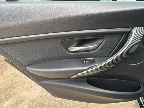 Used 2018 BMW 320i Sedan image 16